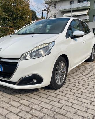 Peugeot 208 PureTech 82 5 porte Allure