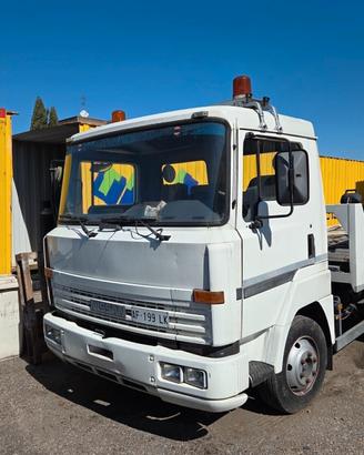 Bisarca Nissan L35 (1995) - 251.000 km