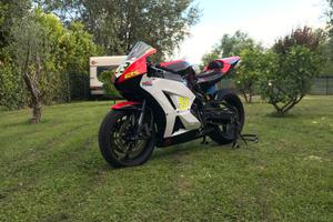 Honda cbr 600 rr pronto pista
