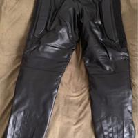Pantaloni da donna in pelle nera per motociismo