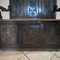 cassapanca antica in legno decorato