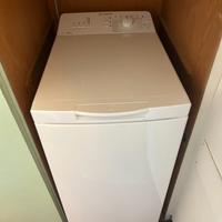 Lavatrice Indesit carica dall'alto