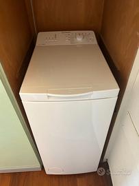 Lavatrice Indesit carica dall'alto