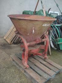 Spandiconcime usato da kg. 300