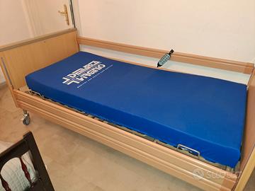 Letto ospedaliero motorizato