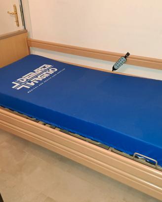 Letto ospedaliero motorizato