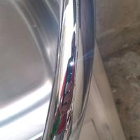 lavabo acciaio con rubinetto e scarico 