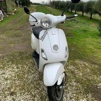 VESPA LX 150