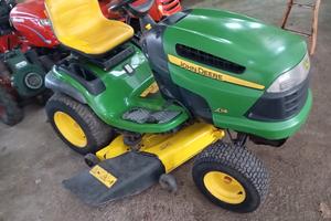 trattorino tagliaerba John Deere x140
