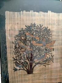 Quadro su papiro con albero e uccelli