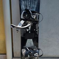 Snowboard con attacchi