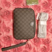 Necessaire "Gucci"  23 x 27 cm. mai usato come nuo