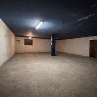 Locale commerciale , box auto , deposito