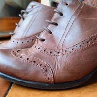 Francesine in pelle marrone.