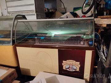 banchi frigo gelateria 
