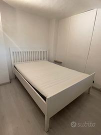 Struttura letto + materasso IKEA