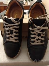scarpe allacciate Clarks