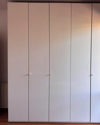 Armadio in legno massello