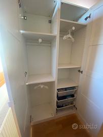 Mobile Ikea con ante a telaio