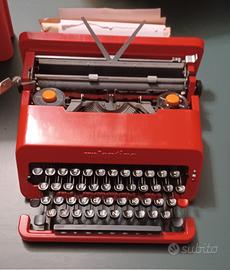 macchina da scrivere olivetti