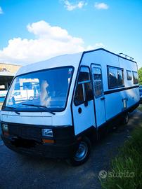 Camper Motorhome con infiltrazioni da sistemare 