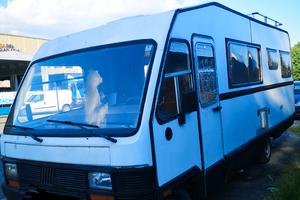 Camper Motorhome con infiltrazioni da sistemare 