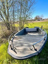 Barca in vetroresina 