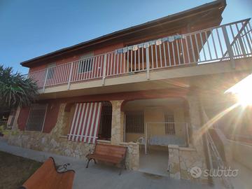 Carlentini Villa Al Mare Con 2 Appartamenti