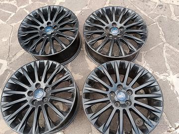 cerchi in lega marca Ford