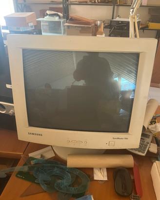 Lotto 4 monitor crt 17” Samsung-Daewoo-Philips