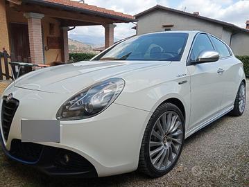 permuto con auto a benzina 