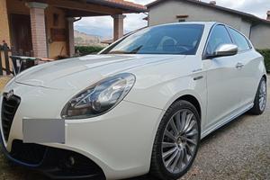 permuto con auto a benzina 