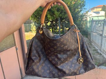 Louis Vuitton Artsy MM