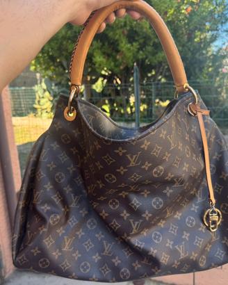 Louis Vuitton Artsy MM