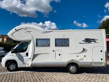 Camper mansardato laika