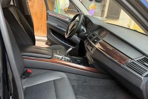 Bwm x5  3.0d x drive 235cv wrap blu  opaco  cerchi