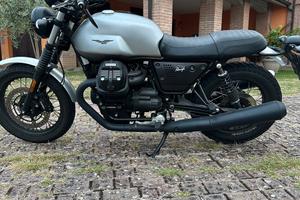 Moto Guzzi V7 III Rough