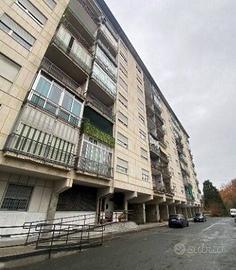 Immobile in asta di 101 m² con 4 locali a Torino