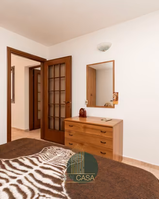 Camera Mobile a parete Cassettiere specchio