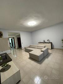 Luminoso appartamento in zona ben fornita