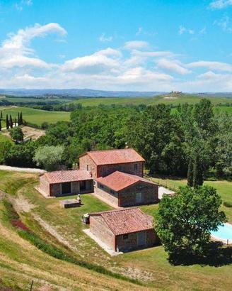 Rustico / Casale di 510 m² con più di 5 locali e b