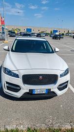 Jaguar f Pace 