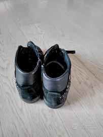 sneaker con rialzo interno 