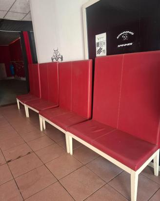 Poltrone in pelle rossa