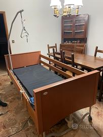 Letto regolabile per anziani