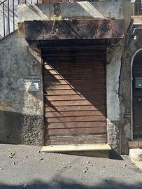 Locale commerciale in via Palombo Pomponio