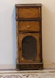 Comodino antico