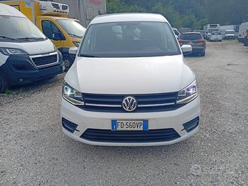 VOLKSWAGEN CADDY AUTOMATICO