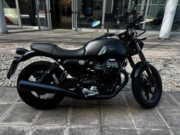 Moto Guzzi V7 STONE