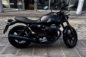 Moto Guzzi V7 STONE